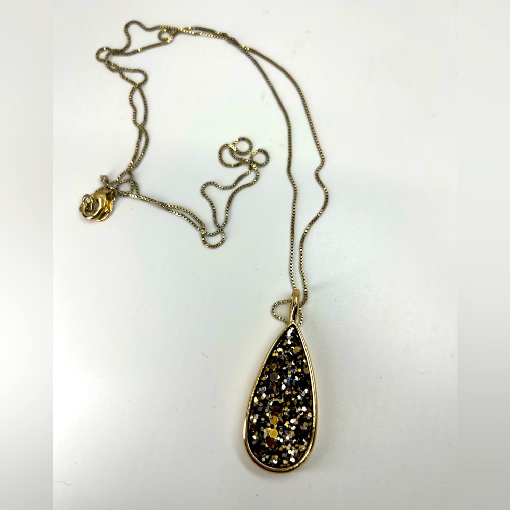 Jewelry Special! ⭐️✨ Gold and Black Reversible Pendant Shimmer Necklace